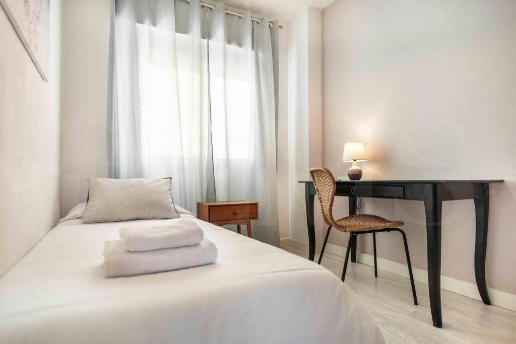 Spacious & Authentic Apartment By Rems Málaga Dış mekan fotoğraf