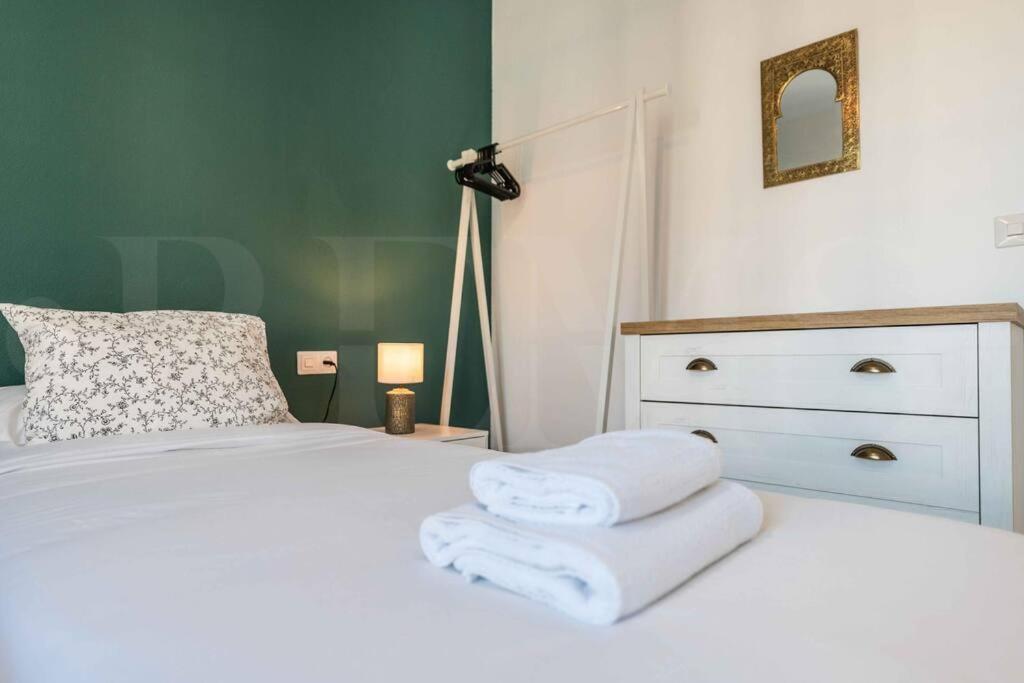 Spacious & Authentic Apartment By Rems Málaga Dış mekan fotoğraf